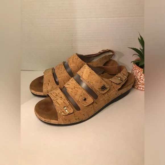 Women's Helle Tan and Gold Sandals