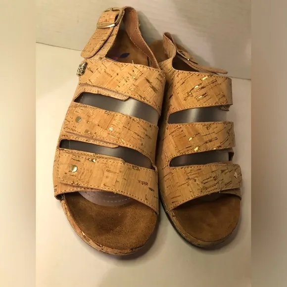 Women's Helle Tan and Gold Sandals