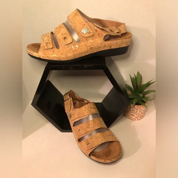 Women's Helle Tan and Gold Sandals