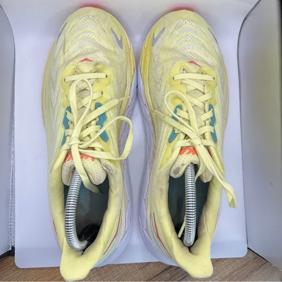 Women’s Hoka One One Arahi 6 Running Shoes Size 10.5