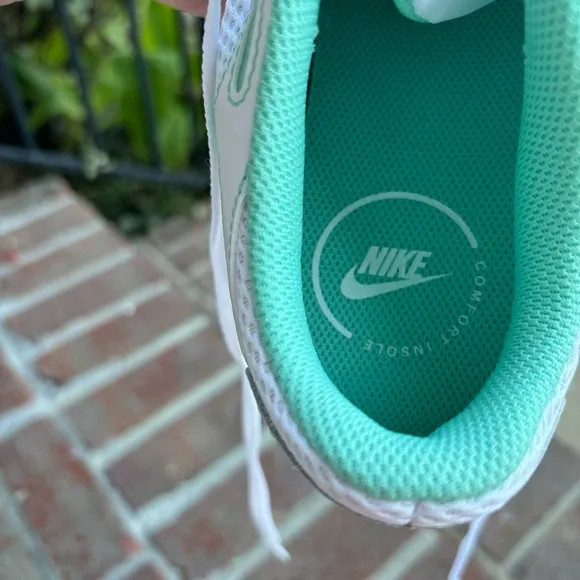 Womens Nike Air Max SC White/Emerald Rise-Jade Ice Running Shoes FN7163 100 NEW