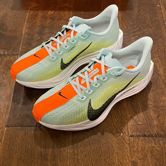 Women’s Nike Pegasus Plus Running Shoes, NWT