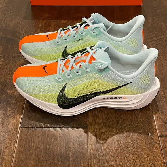 Women’s Nike Pegasus Plus Running Shoes, NWT