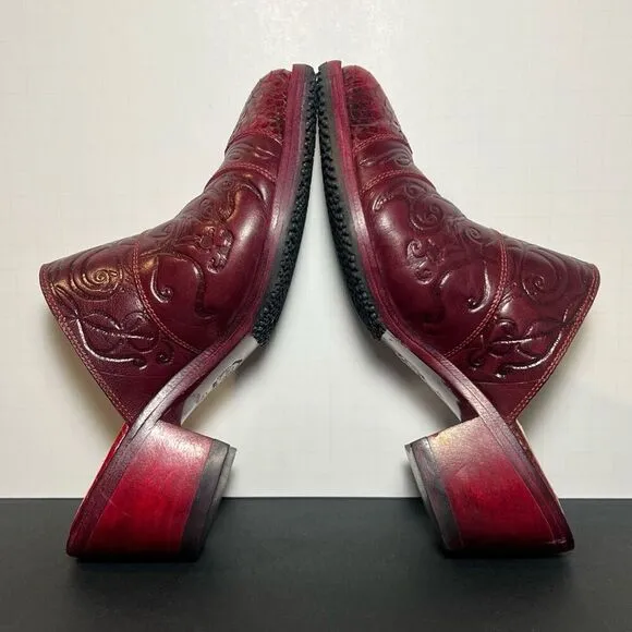 Womens SALPY Dallas Red Hand Tooled Snakeskin Slip On Mules / Size 5.5