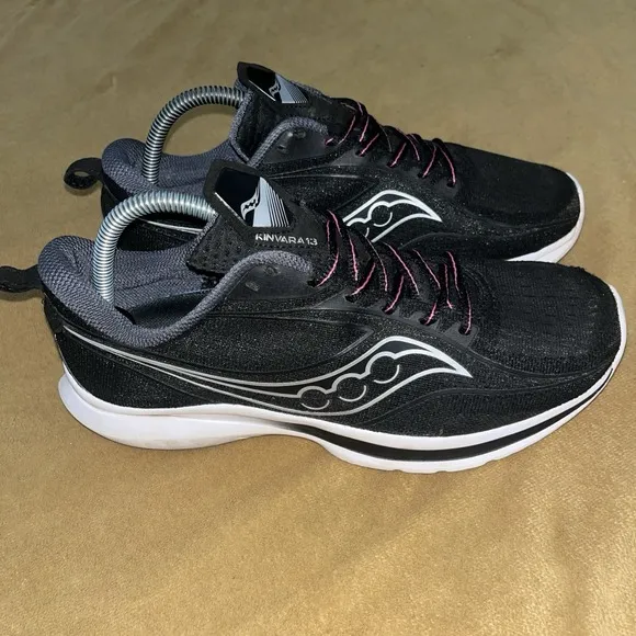 Women's Sz 9.5 Or Men's 8.5 Saucony S20724-05 Kinvara 13 Sneakers Wide Gym Shoes