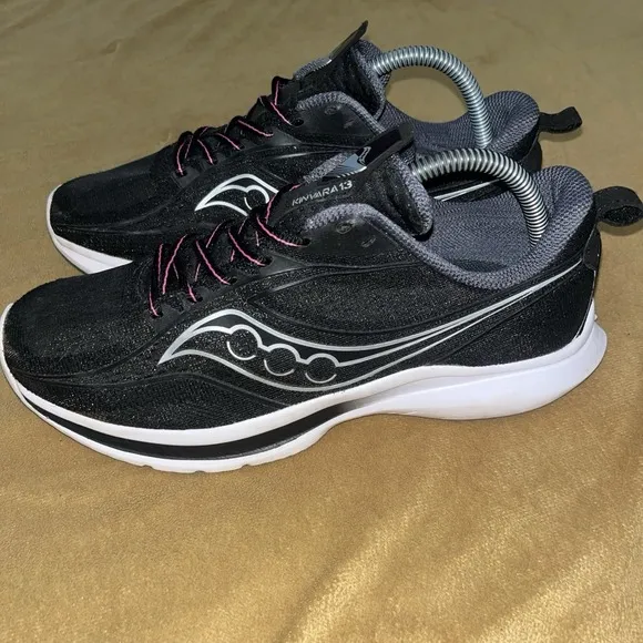 Women's Sz 9.5 Or Men's 8.5 Saucony S20724-05 Kinvara 13 Sneakers Wide Gym Shoes