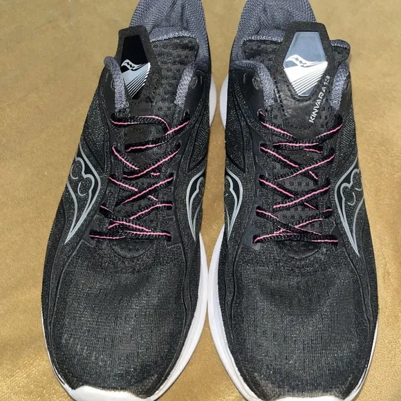 Women's Sz 9.5 Or Men's 8.5 Saucony S20724-05 Kinvara 13 Sneakers Wide Gym Shoes