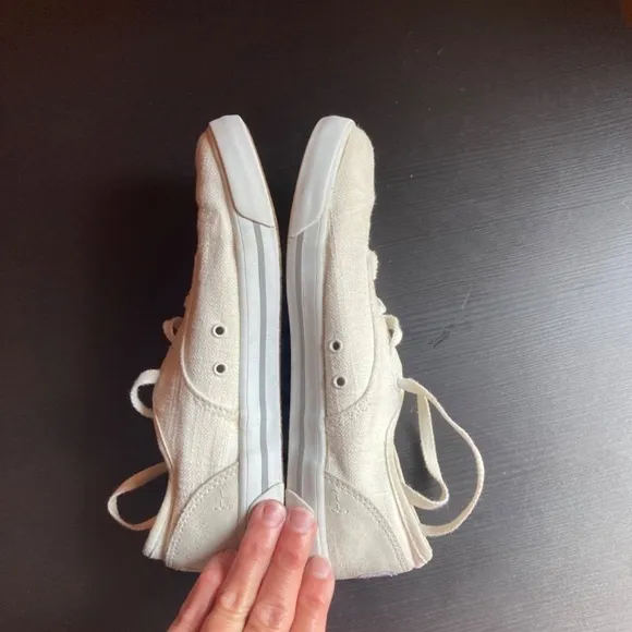 Women's UGG Australia Beige Cream Lace Up Casual Sneaker Shoes Size 3 US