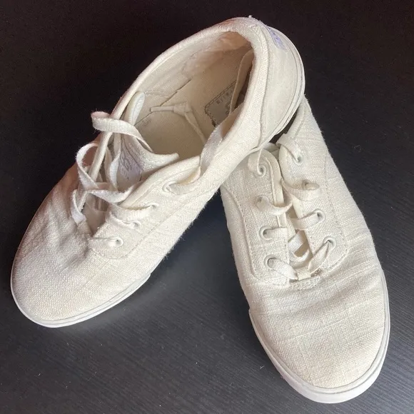 Women's UGG Australia Beige Cream Lace Up Casual Sneaker Shoes Size 3 US