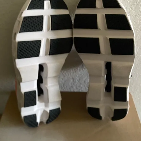 WOMEN'S White All ON Cloud CLOUDMONSTER RUNNING SHOES Sneakers Size 9