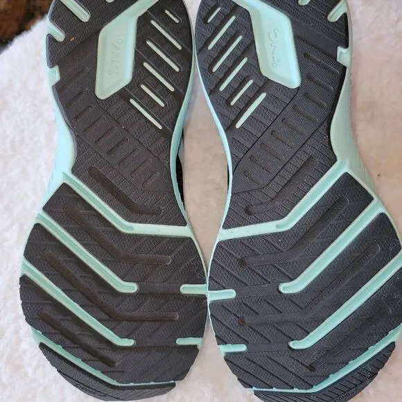 Womens Brooks Running Shoes