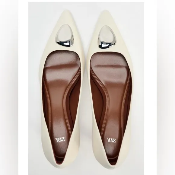 ZARA sz 10 - White Leather Kitten Heel Shoes with Metal Detail. Blogger Fave
