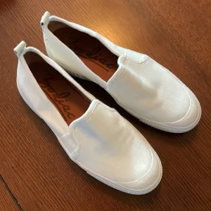 Zodiac Ciara Slip-On Sneakers Shoes Women's 9M Cream color